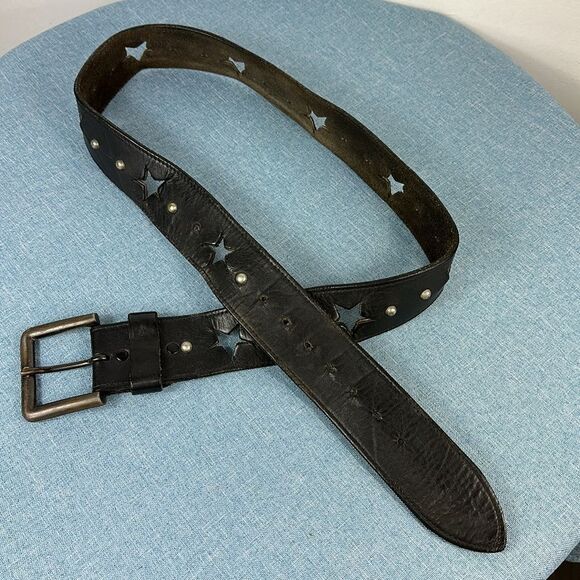 Belt Leather Cut Out Star Studded In Black - Picture 2 of 5